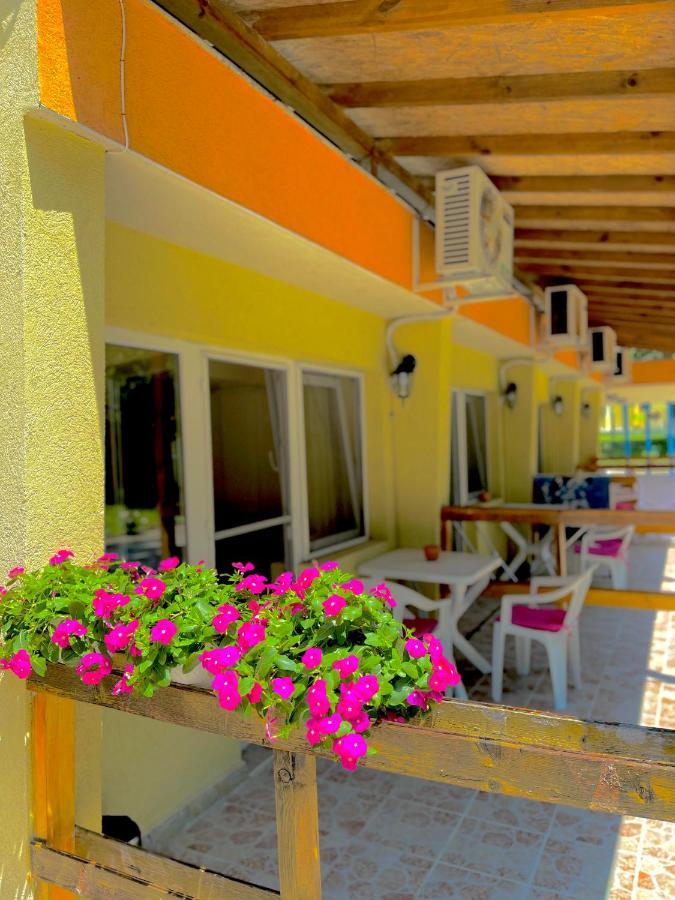 Pop Аrt Bungalows Primorsko Exterior foto